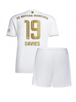 Bayern Munich Alphonso Davies #19 Auswärts Trikotsatz für Kinder 2022-23 Kurzarm (+ Kurze Hosen)
